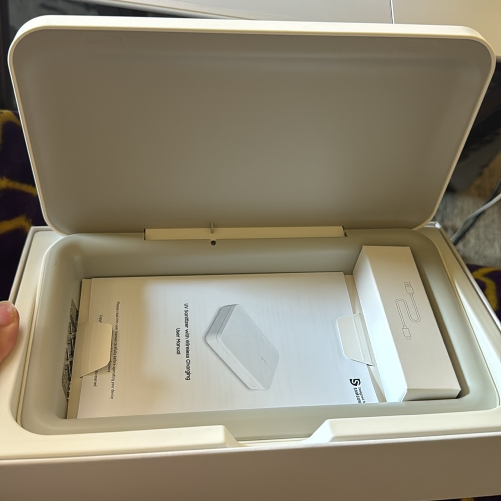 Samsung UV Sanitizer with Wireless Charging - Picture 3 of 3